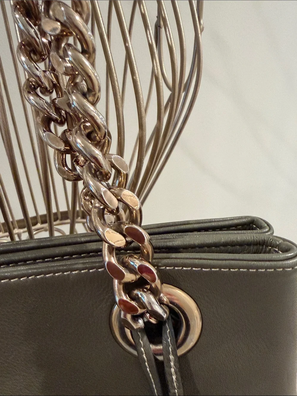 Valentino Olive Green Leather Shoulder Bag with Gold Chain Straps - Picture 5 of 14